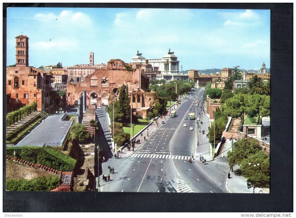 L921 Roma ( Rome, Italy ) Via Dei Fori Imperiali Con Auto Cars Voitures - Ed. OTO SAR 2-T - Used 1967 - Panoramische Zichten, Meerdere Zichten