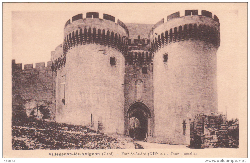 Carte Postale Ancienne Du Gard - Villeneuve Les Avignon - Fort Saint André - Les Tours Jumelles - Villeneuve-lès-Avignon
