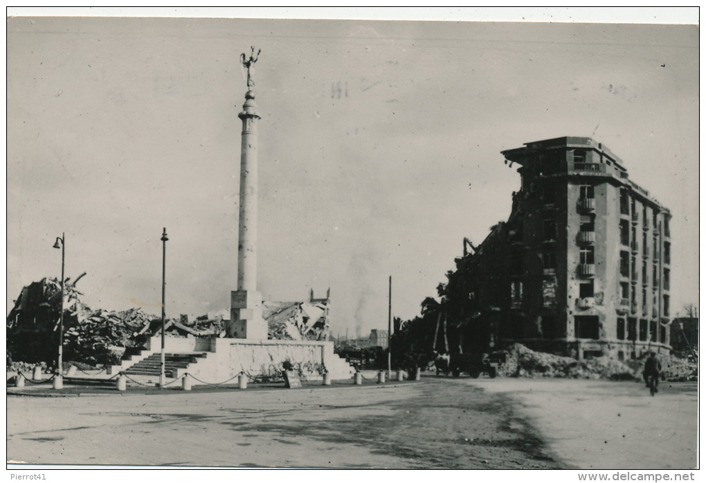 CAEN - Monument Aux Morts Et Hôtel Malherbe (1947) - Ruines Guerre 1939-45 - Caen