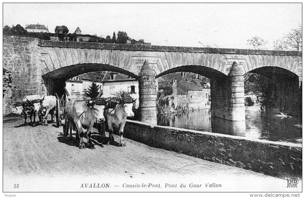 AVALLON - COUSIN-LE-PONT - LLE PONT DU GOUR VALLON - TRES BELLE CARTE OU 2 CHARIOTS SONT TIIRES PAR DES BOEUFS -  TOP !! - Avallon