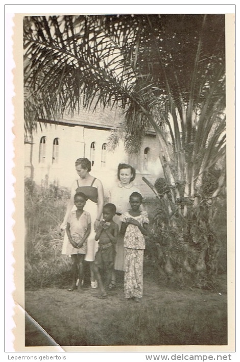 4 Photos Congo - Katanga - Les Missions Catholiques De La Région  Dans Les Années 50 - Plaatsen