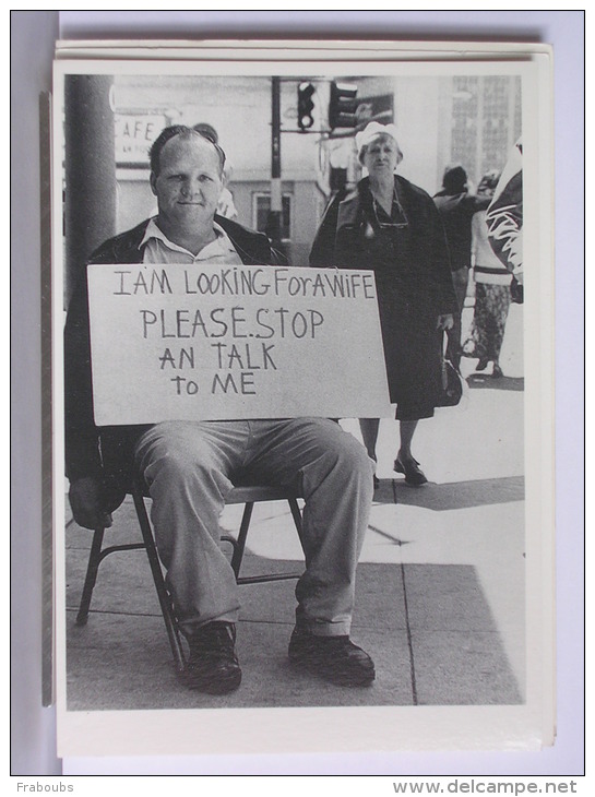 UPI-BETTMANN NEWSPHOTO'S 1989 - WIFE HUNTING - "I AM LOOKING FOR A WIFE, PLEASE STOP AN TALK TO ME" - Autres & Non Classés