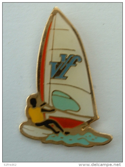 PIN´S PLANCHE A VOILE - V V F - Sailing, Yachting