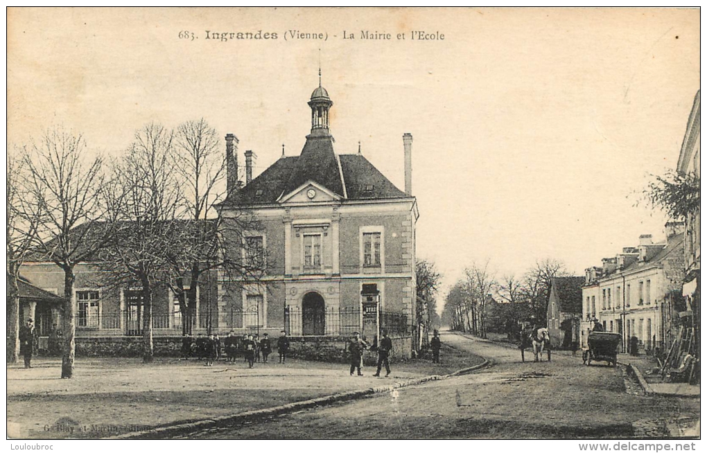 86 INGRANDES LA MAIRIE  ET L'ECOLE - Ingrandes