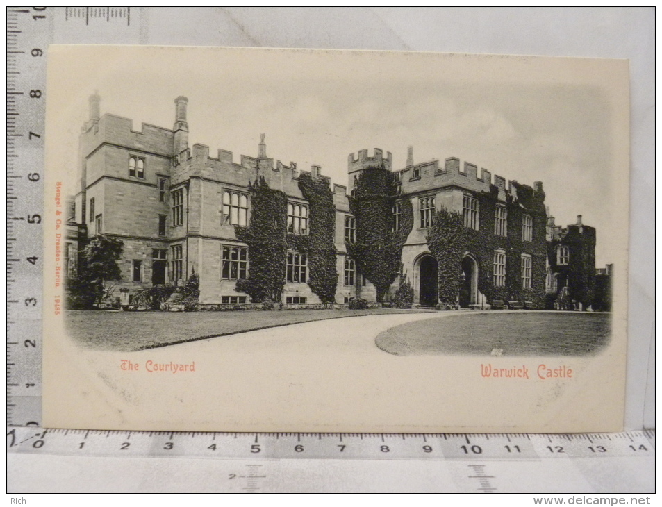 CPA Angleterre - Warwick Castle - The Courtyard - Warwick