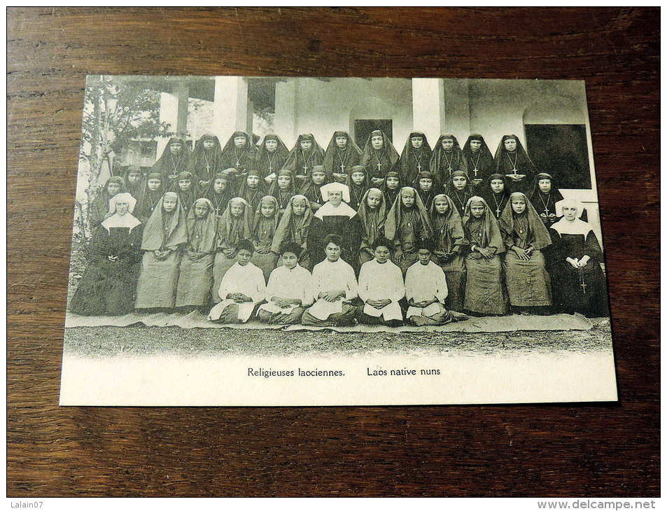 Carte Postale Ancienne : LAOS : Religieuses Laociennes , Laos Native Nuns - Laos