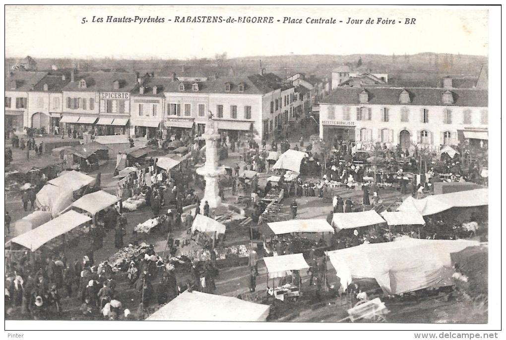 RABASTENS DE BIGORRE - Place Centrale, Jour De Foire - Rabastens De Bigorre