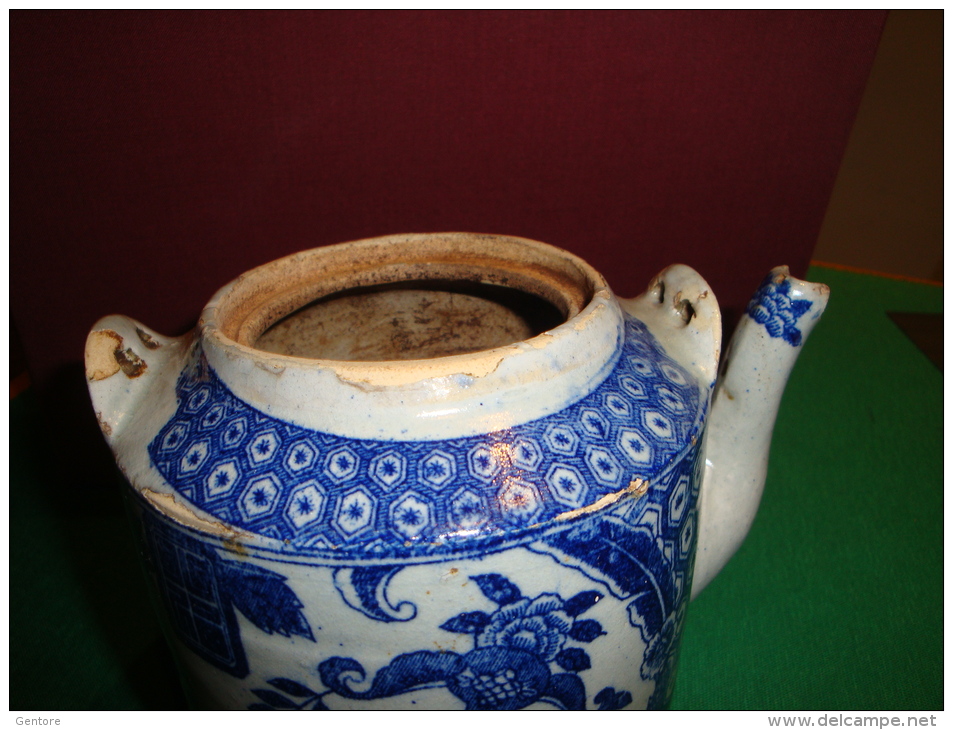 ANCIENT CHINESE TEA POT IN BLUE & WHITE DECORATION - Other & Unclassified