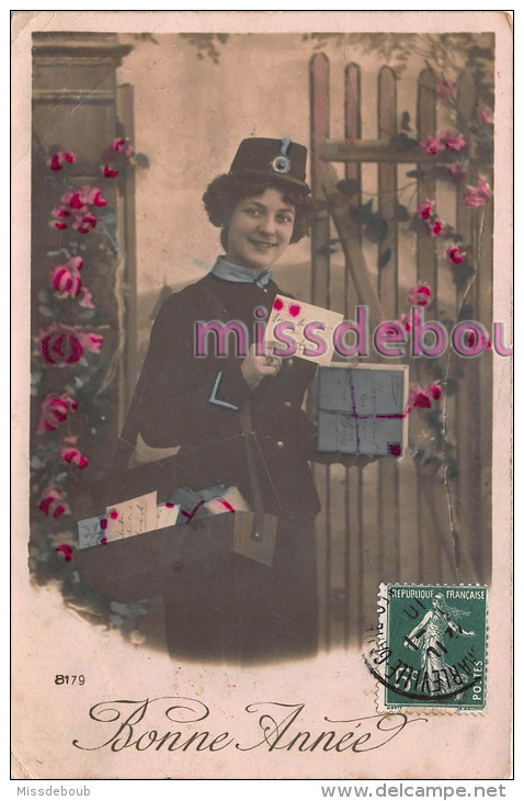 Femme, Factrice, Facteur Lettres, Casquette Telegraphes - Bonne Année -mailwoman, Factor Letters,happy New Year - Poste & Facteurs