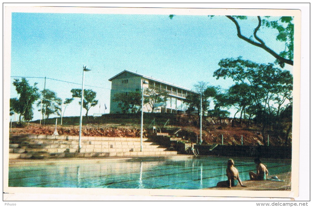 AFR-727   KARIBA : Hotel And Swimming Pool - Simbabwe