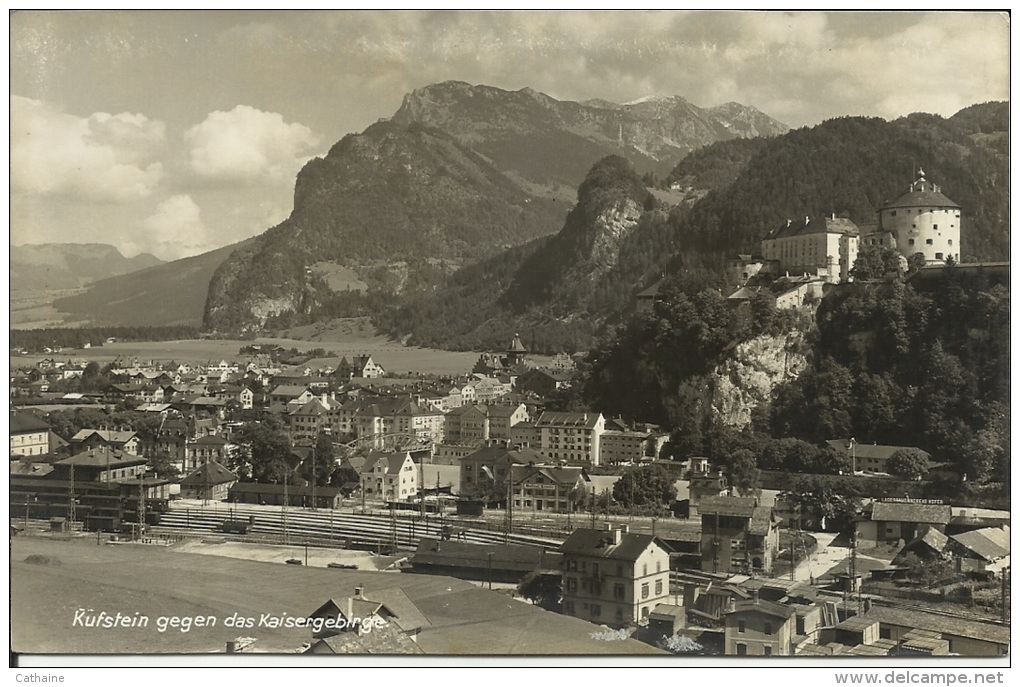 AUTRICHE . KUFSTEIN GEGEN DAS KAISERGEBIRGE . GARE . VOIE DE CHEMIN DE FER - Kufstein