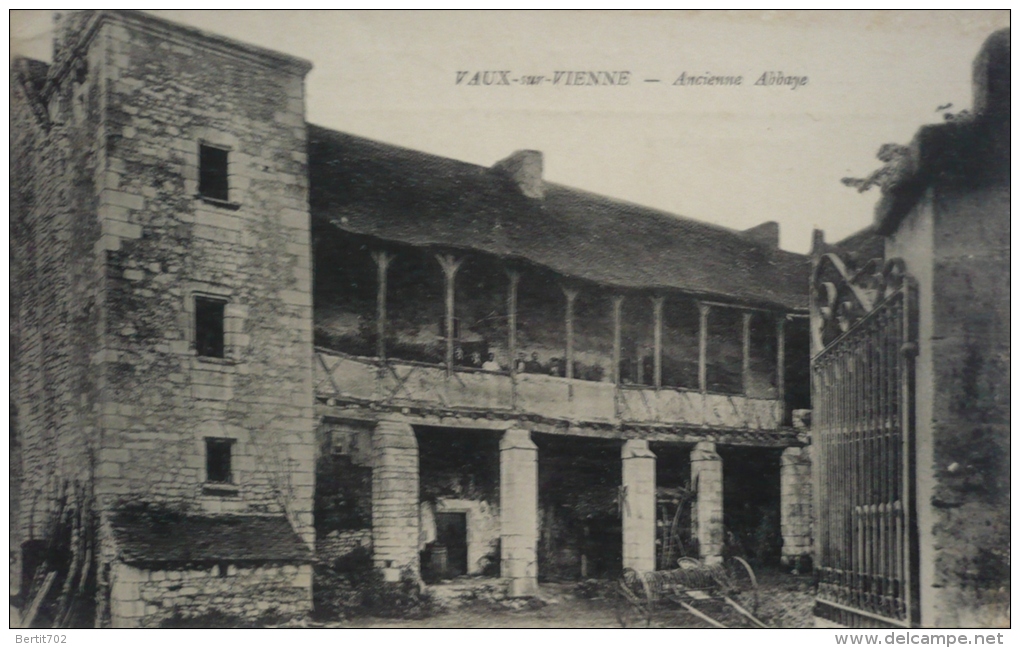 86 - VAUX-SUR-VIENNE - Ancienne Abbaye - Chauvigny