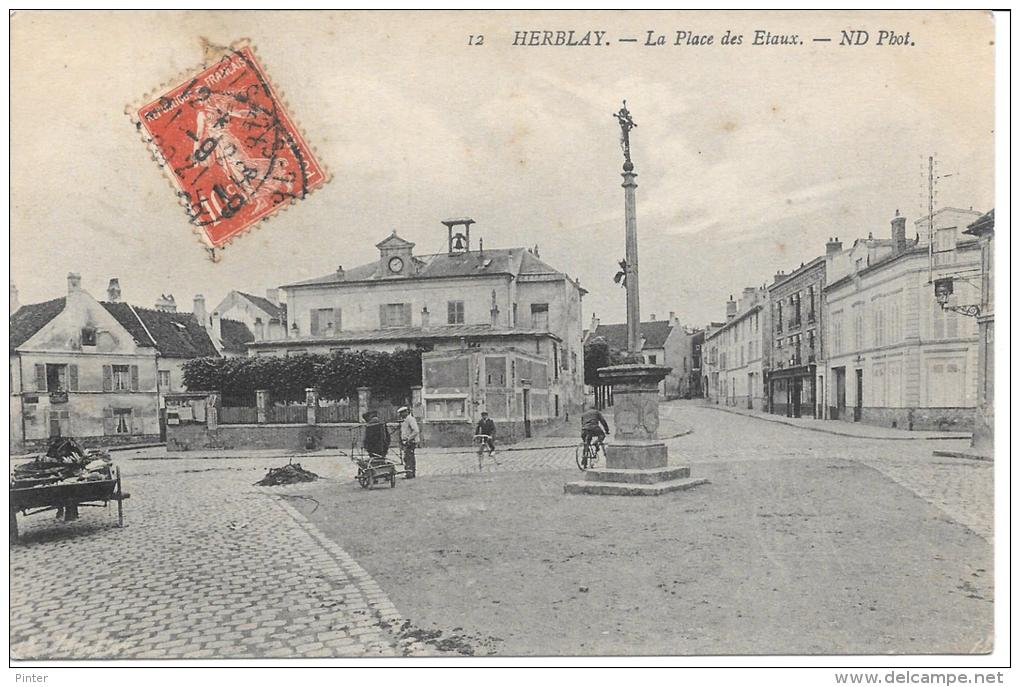 HERBLAY - La Place Des Etaux - Herblay