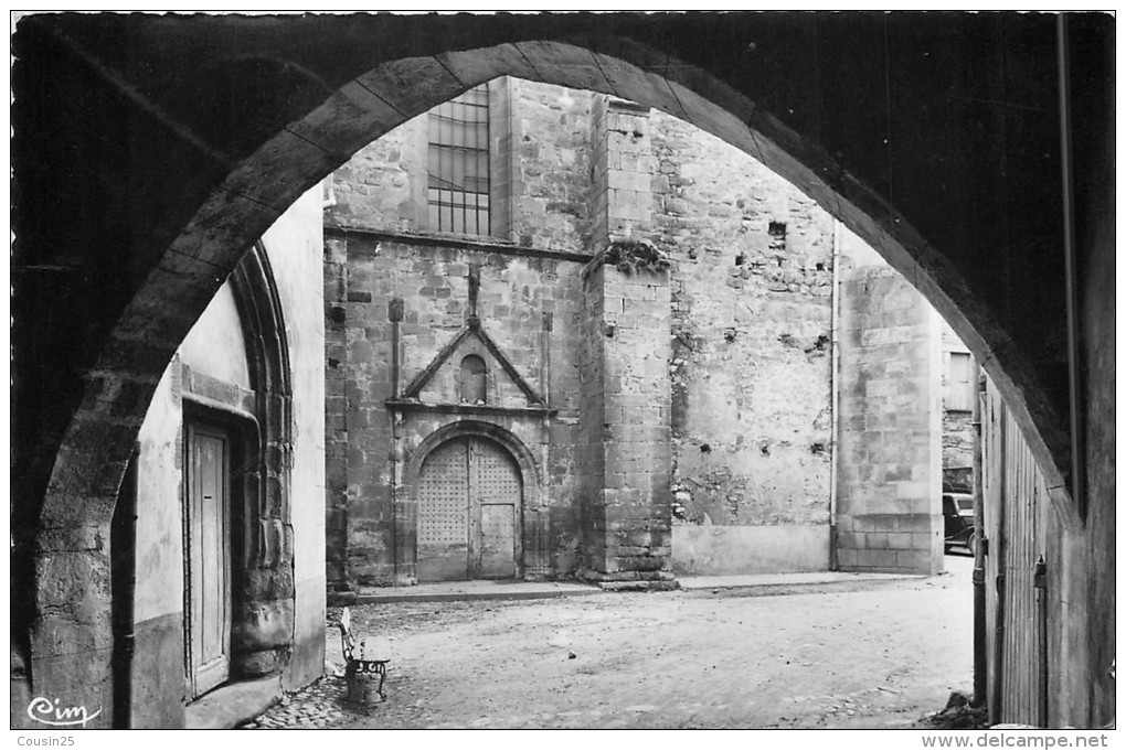 63 SAINT GERMAIN LEMBRON - Ancienne Porte De L'Eglise - Saint Germain Lembron
