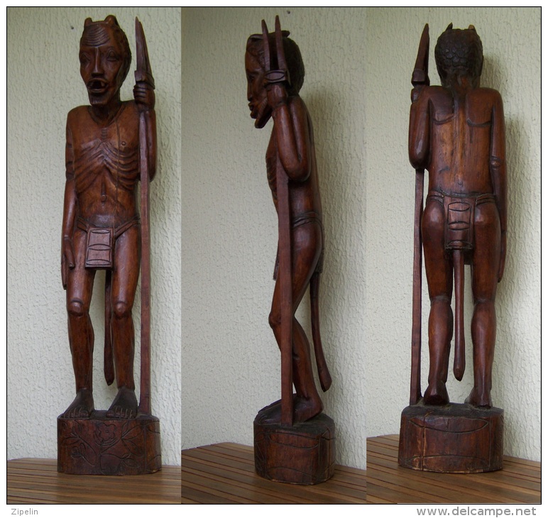 Ancien Grand Guerrier Africain Sculpture En Bois, Hauteur 94 Cm  Poids  9 Kg - Art Africain