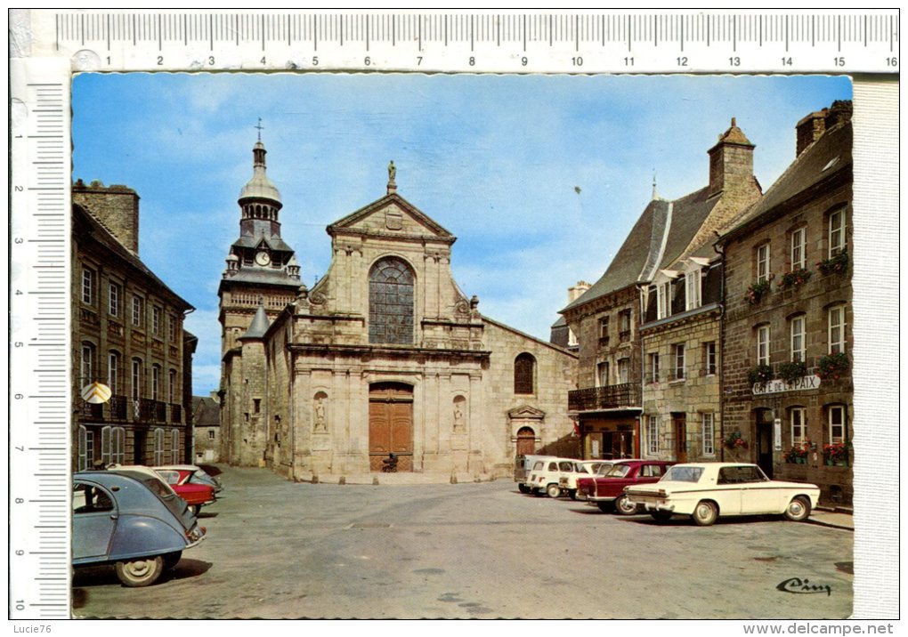 MONCONTOUR  -  La Plage Et L Eglise -  Véhicules Anciens :  2 CV, 4L, Ami 6,  Etc............. - Moncontour