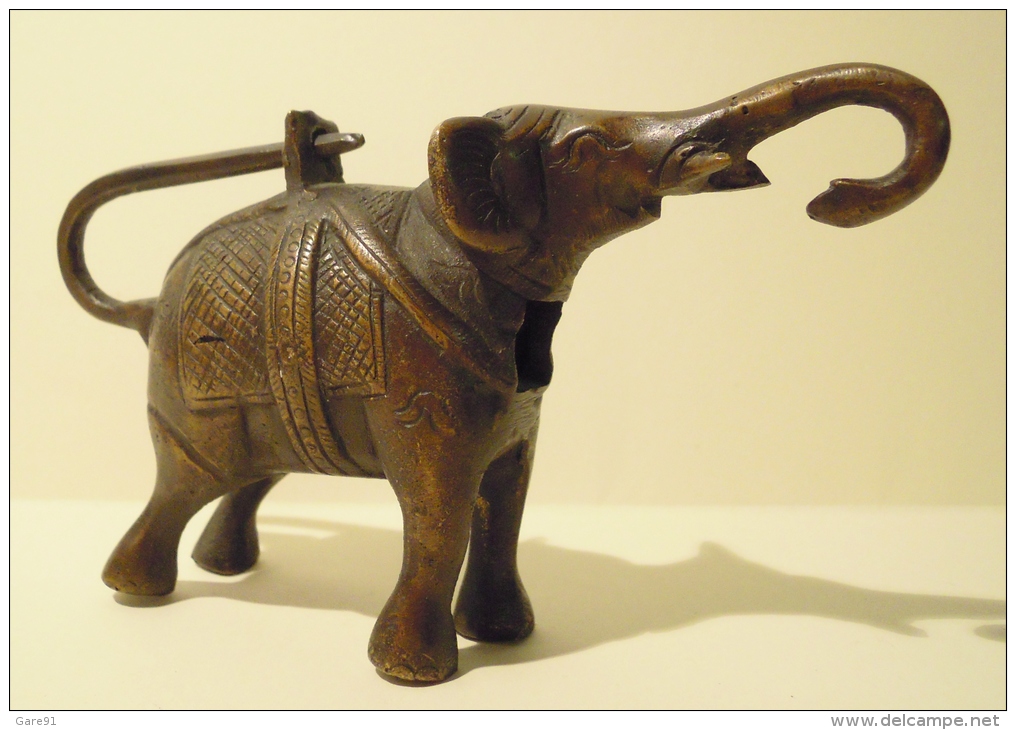 CADENAS  ELEPHANT - Art Populaire