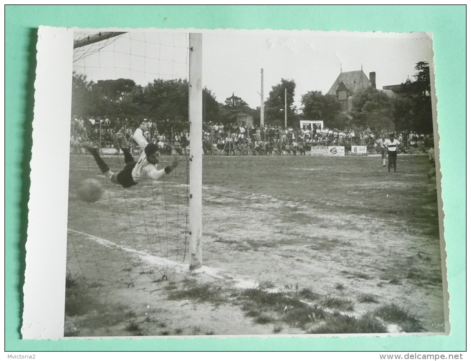 4 PHOTOS,  Equipe De Football D´´AGDE ,le R.C.A ,photographe PALY Henri, Route De Rochelongue à AGDE - Sport