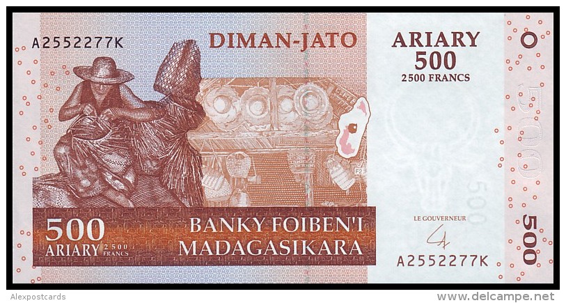 MADAGASCAR. 500 Ariary - 2004. Pick 88b. UNC - Madagascar