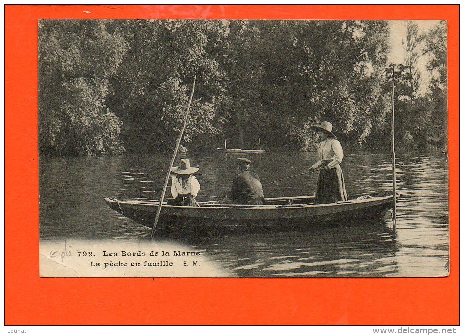 Les Bords De La Marne : La Pêche En Famille (pêche à La Ligne ) (pli Coin) - Pesca