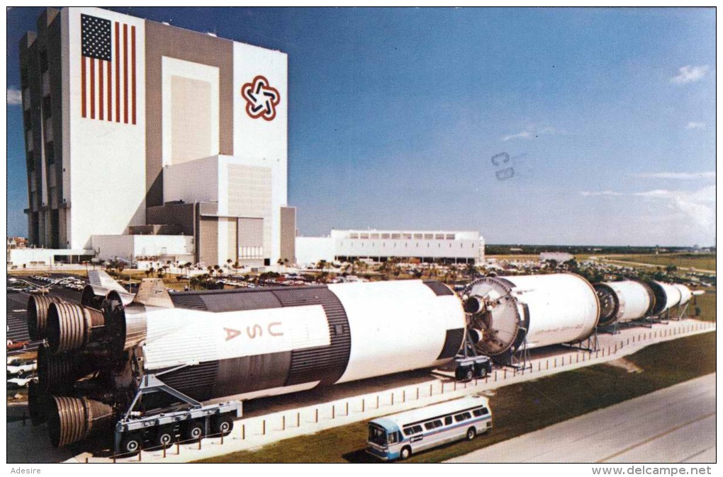 Super!!! USA, SATURN V Rocket On Display Near Vehicle - Assembly Building At The Kennedy Space Center, NASA Auf ... - Espace