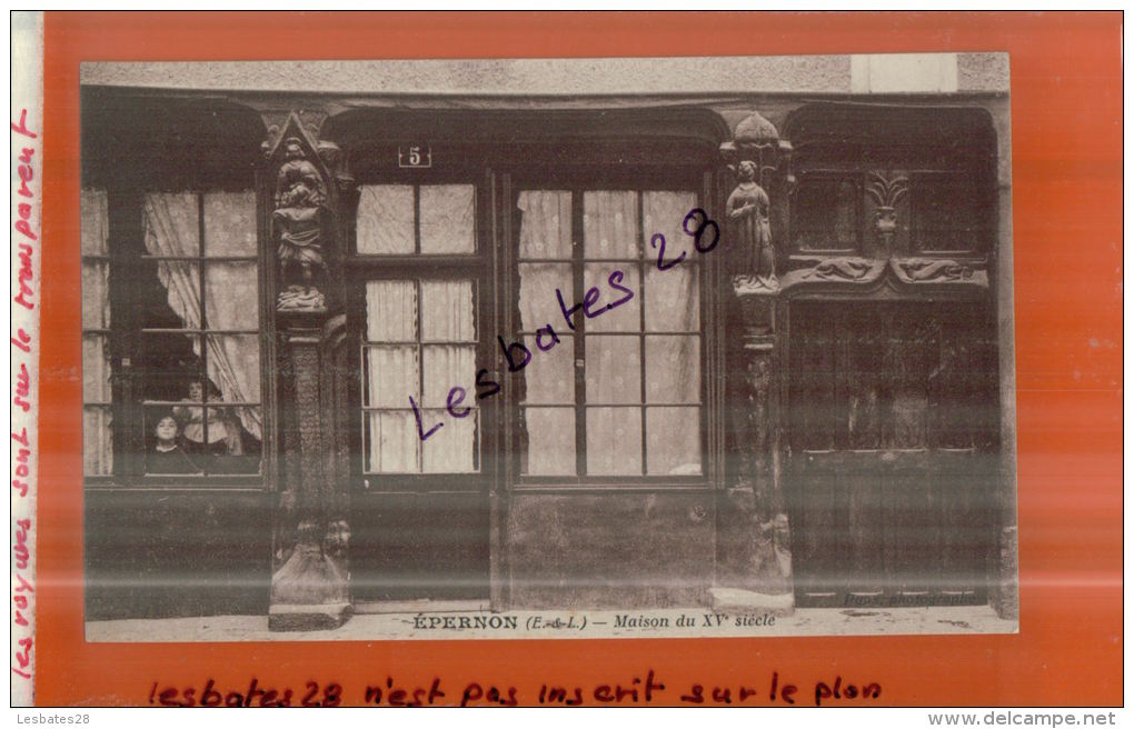 CPA 28, EPERNON, Maison Du XVe Siècle, 2 Personnages Aux Carreaux  NOV.2013 1193 - Epernon