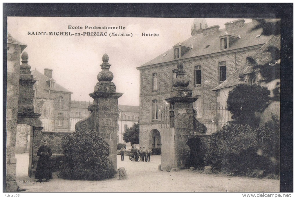 SAINT - MICHEL - EN - PRIZIAC . Ecole Professionnelle . Entrée . - Autres & Non Classés