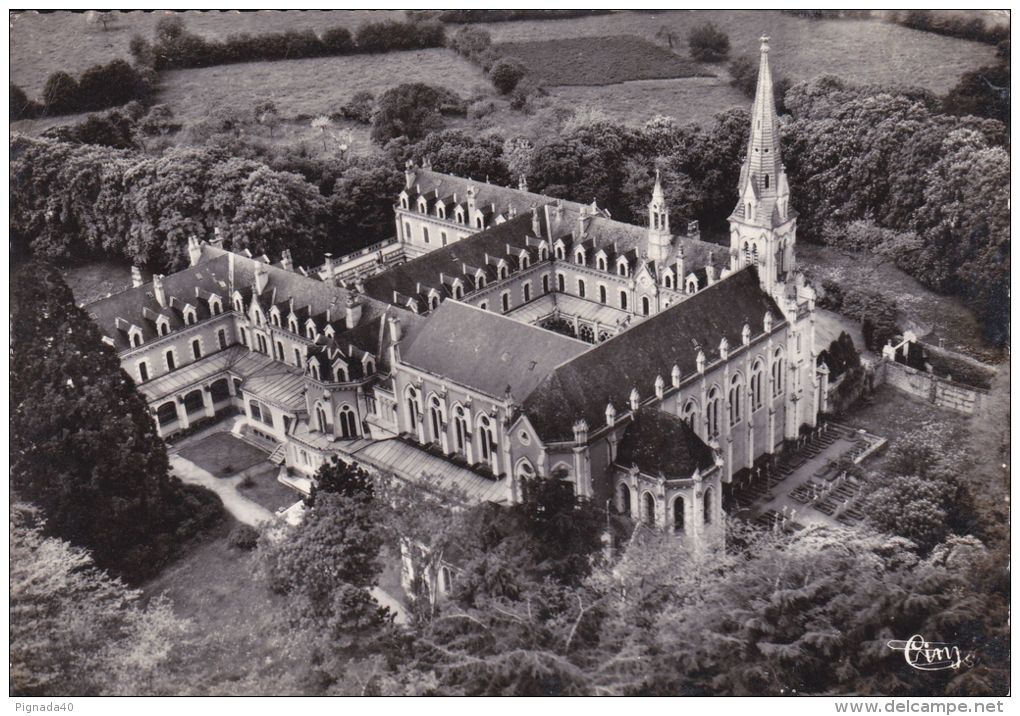 Cp , 72 , SOLESMES , Vue Aérienne , Abbaye Stz-Cécile - Solesmes