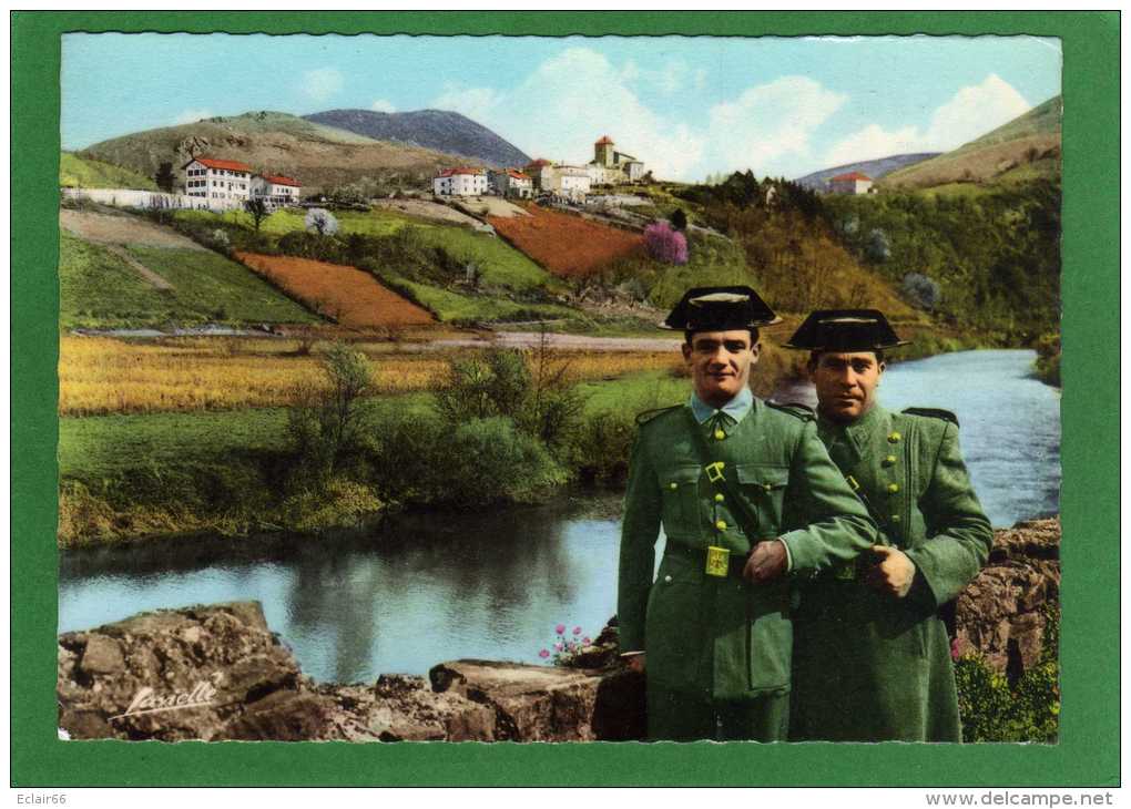 64 Biriatou,carabiniers Espagnols Sur La Bidassoa Pays Basque,pyrénéees Atlantiques,frontière FRANCE ESPAGNOL, - Biriatou