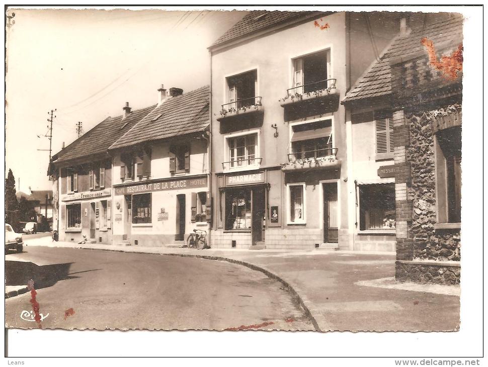 ORGEVAL  Place De L église, RESTAURANT DE LA PLACE    ETAT !! - Orgeval