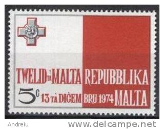 1975  Malta , Republic Proclamation, Flag, Cross, Drapeau, Yvert 501 MNH - Malta