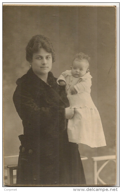 FOTOGRAFIA  - ESPAÑA - Madre Con Niño - Foto De Galeria Fotográfica De GRANDES ALMACENES EL SIGLO - BARCELONA - - Autres & Non Classés