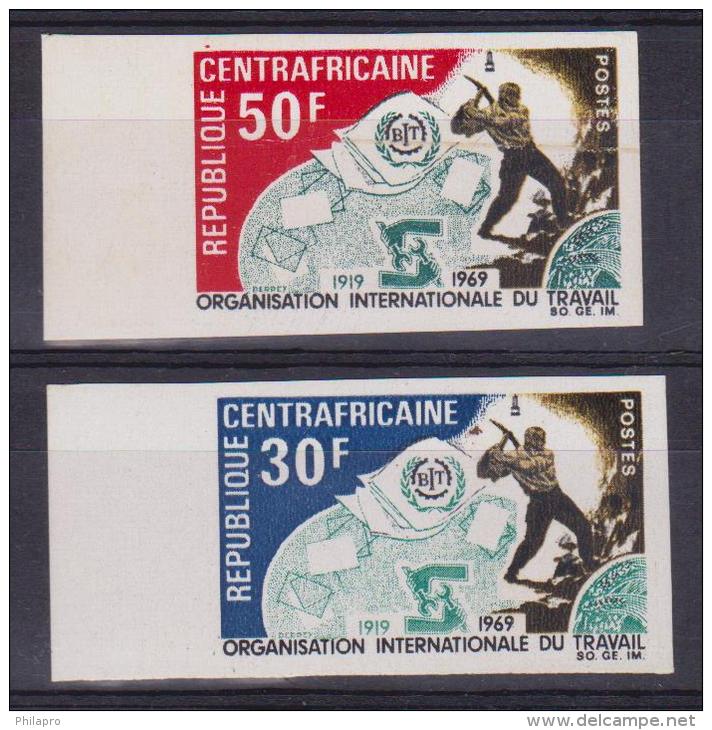 CENTRAFRICAINE  NON DENTELE/IMPERF  OIT   YVERT N° 118/9 **  MNH  Réf  5428 - OIT