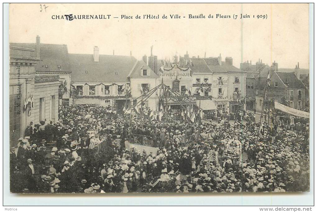 CHATEAURENAULT - Place De L'hôtel De Ville, Bataille De Fleur (7 Juin 1909) Carte Vendue En L'état. - Autres & Non Classés