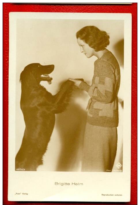 BRIGITTE HELM AND DOG 4876/2 PUBLISHER GERMANY "ROSS" VINTAGE PHOTO POSTCARD W1336 - Schauspieler