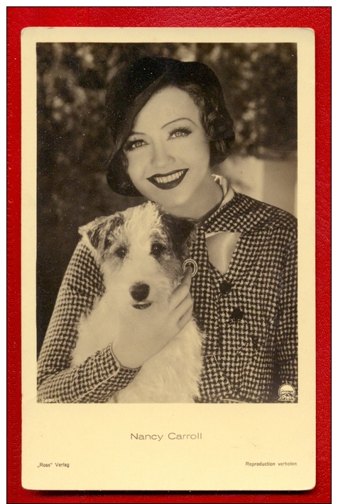 NANCY CARROLL AND DOG Miniature Schnauzer 7490/1 PUBLISHER GERMANY "ROSS" VINTAGE PHOTO POSTCARD W1312 - Schauspieler