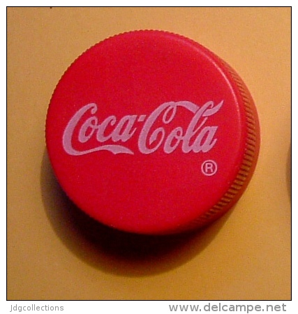 # COCA-COLA Cap Bouchon Tappo Tapo Tapa - Casquettes