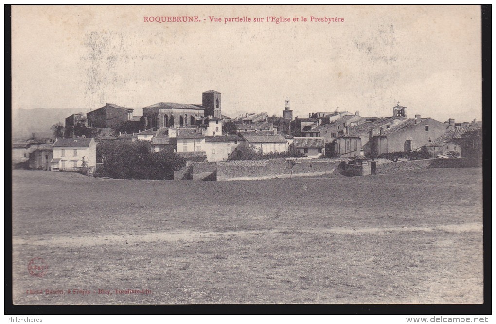 CPA - (83) Roquebrune - Vue Partielle Sur L´église Et Le Presbytère - Roquebrune-sur-Argens