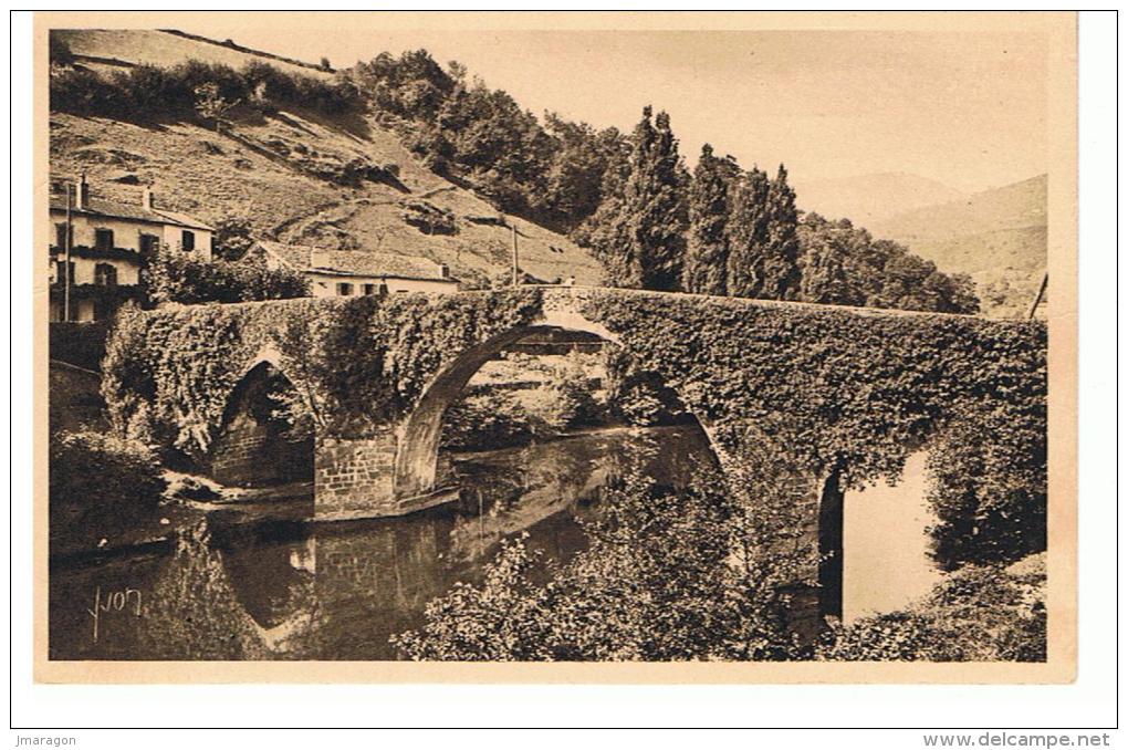 BIDARRAY - Le Très Pittoresque Et Vieux Pont En Dos D´âne Sur La Nive - Bidarray