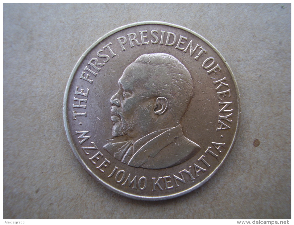 KENYA 1971 TEN CENTS   KENYATTA Nickel-Brass  USED COIN In VERY GOOD CONDITION. - Kenya