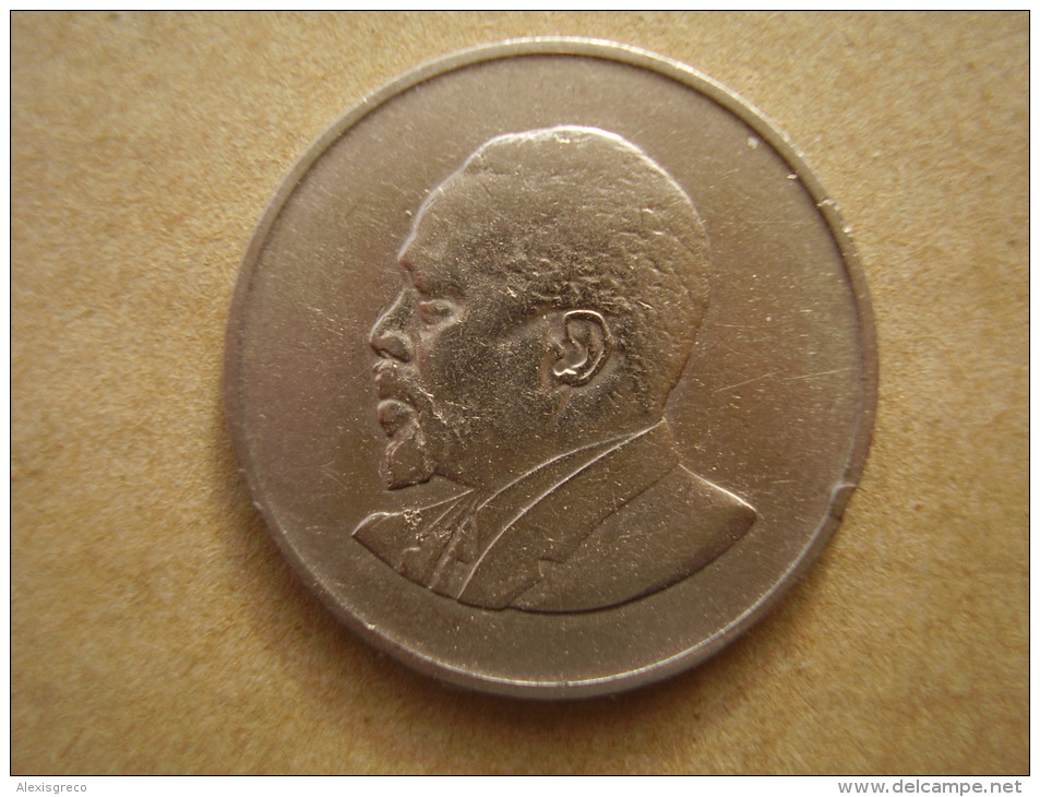 KENYA 1967  ONE SHILLING  KENYATTA Copper-Nickel  USED COIN In GOOD CONDITION. - Kenia