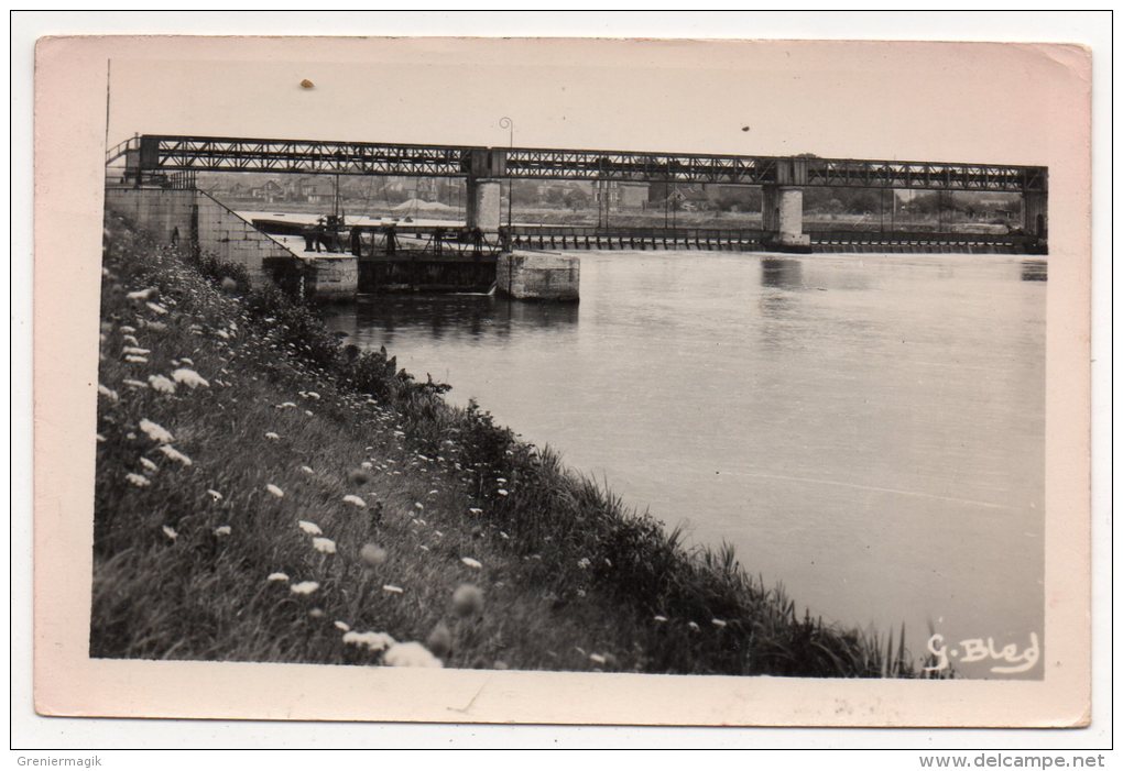 Cpsm 60 - Venette - Le Barrage Et Les Petites écluses - (9x14 Cm) - Venette