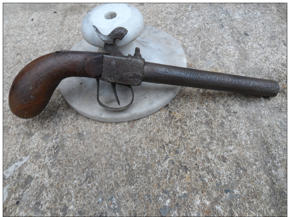 Vieux Pistolet De Coffre A Grand Canon - Decotatieve Wapens
