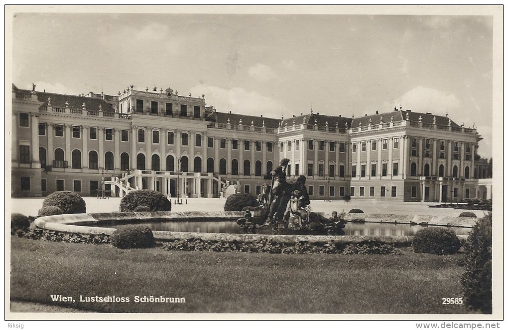 Wien - Vienna   Lustschloss   Schönbrunn      Austria     S-629 - Schloss Schönbrunn