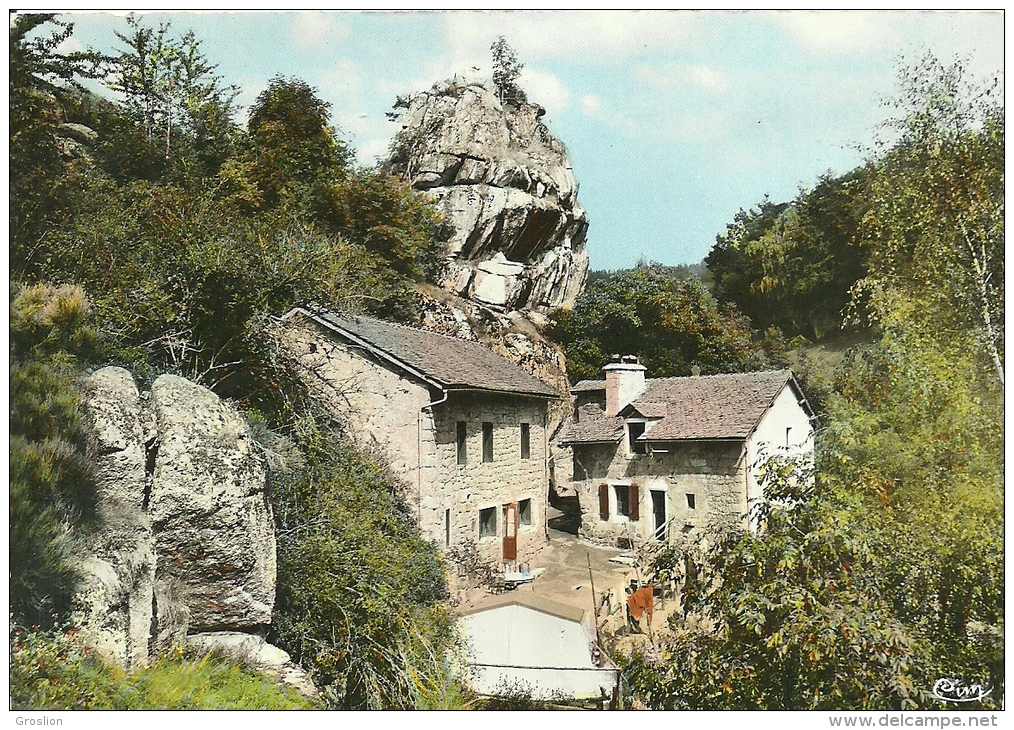 ST-ALBAN ROCHER DU FRANQUET ET MAISONS DES ECLAIREURS DE FRANCE - Saint Alban Sur Limagnole