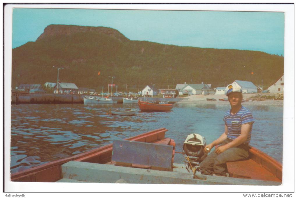 CP  LA GASPESIE - PERCE - QUEBEC - CANADA - Cap Au Large - En Arrière-scène Le Mont Sainte-Anne - Percé