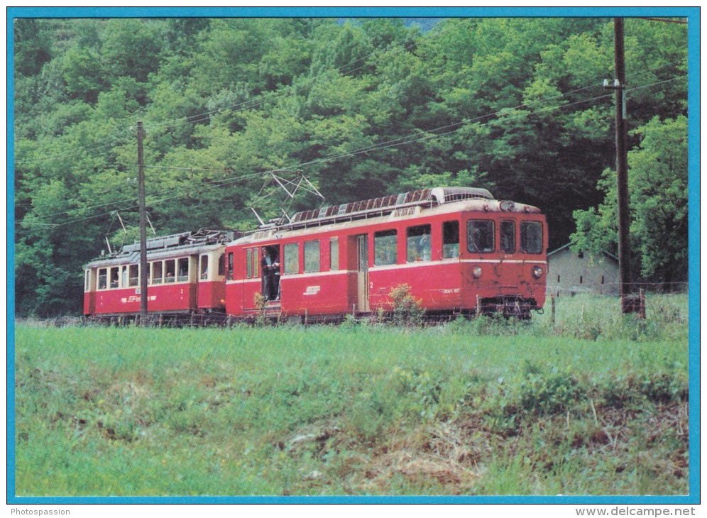 FM Ferrovia Mesolcinese Fra Castione/Bellinzona E Cama BDe 4/4 (RhB) Et AB 4/4 (AB) A Lumino - Bahn Railway Train - Trains