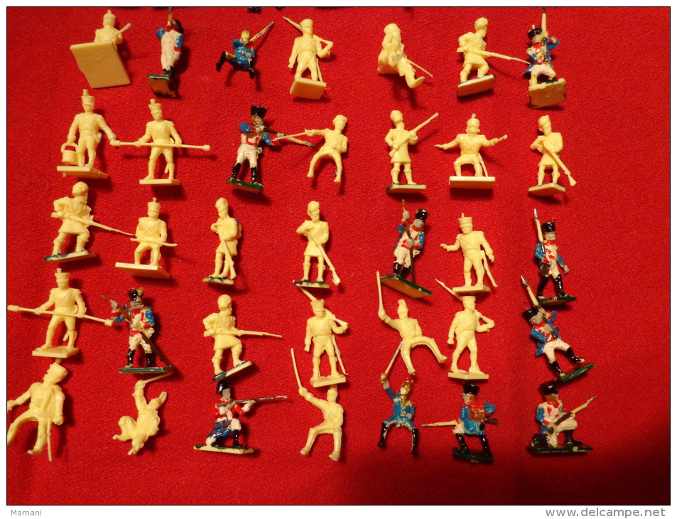 lot de +280 petites figurines-plastique-a peindre-soldat-1/72 militaire-char--canon-chev al  etc..