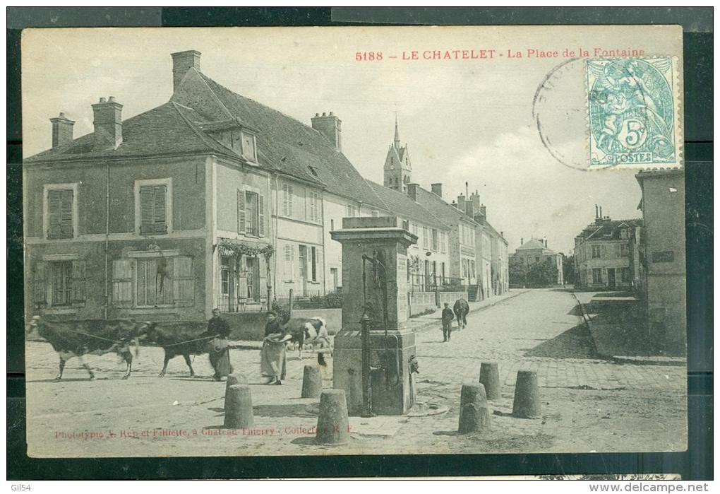 N° 5188  -   LE CHATELET / La Place De La Fontaine  Dal150 - Le Chatelet En Brie