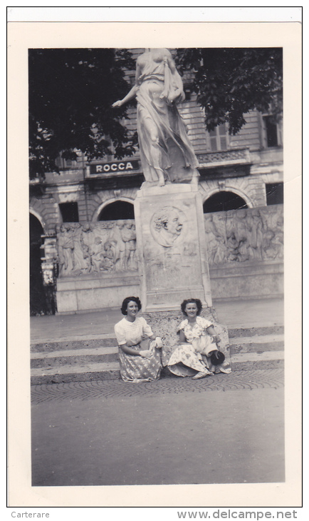 Italie,italia,piemont,TURIN EN 1951,TORINO,PHOTO,PHOTOGR APHIE ORIGINALE,jumelle,sculptu Re,femme  Française - Places